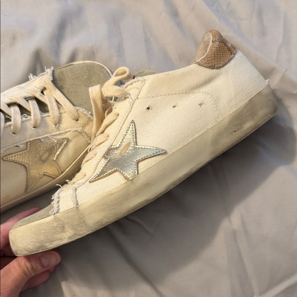 Golden Goose Super Star Tennis shoes. Women’s 8. Worn twice. All discolorations - Picture 5 of 8